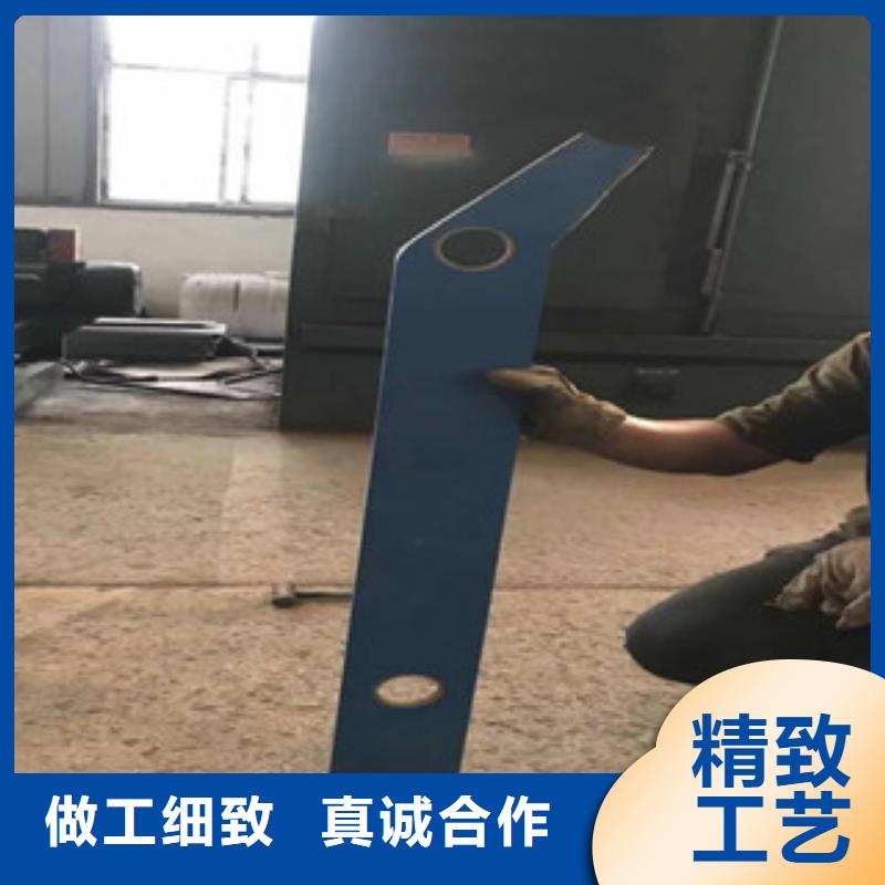 防撞立柱,桥梁防撞栏杆生产经验丰富
