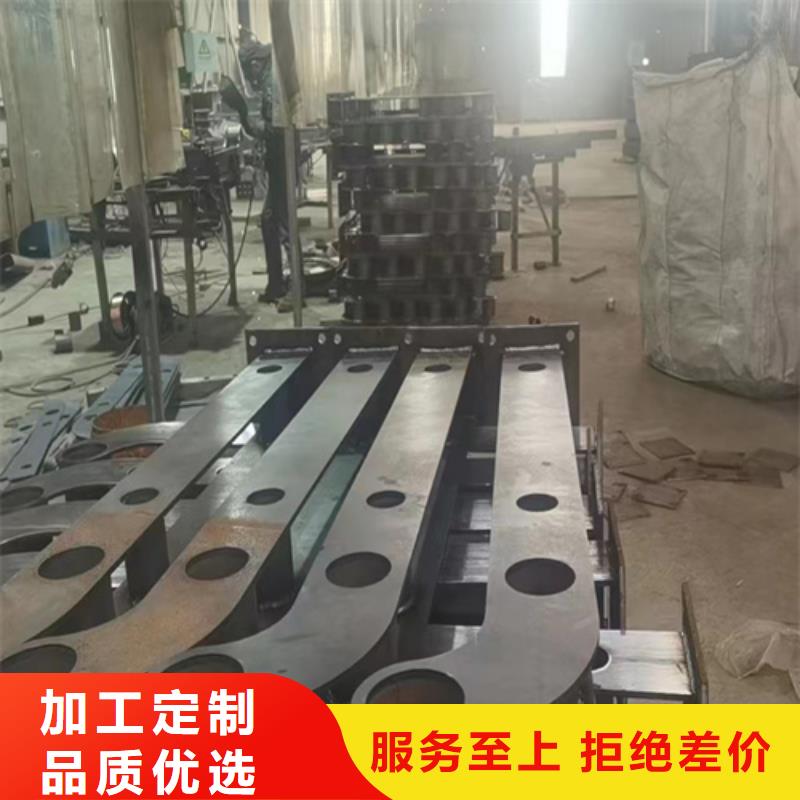 不锈钢复合管护栏_道路隔离护栏出厂价