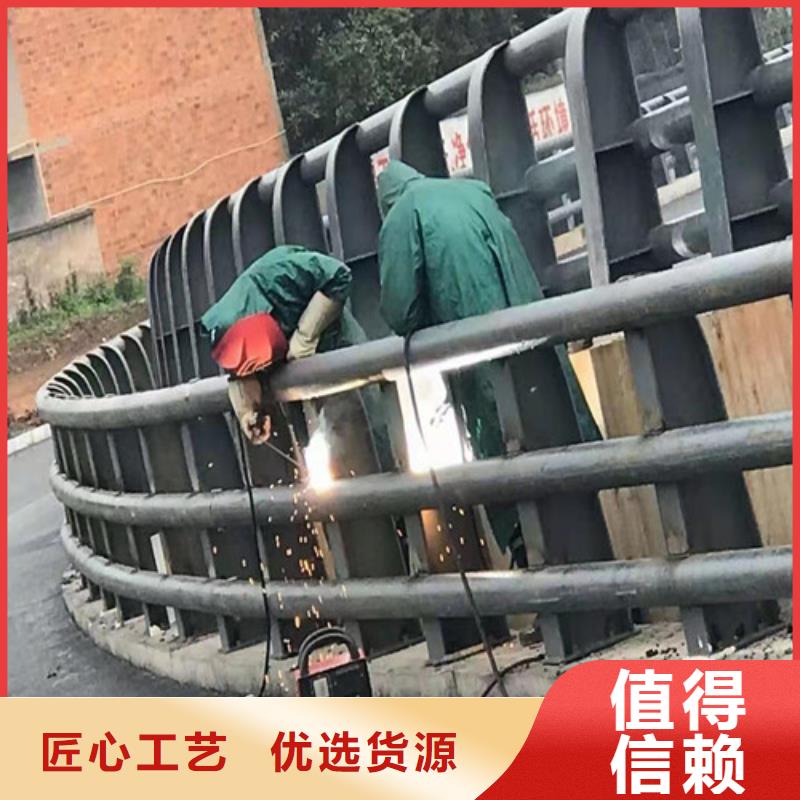  护栏质保一年