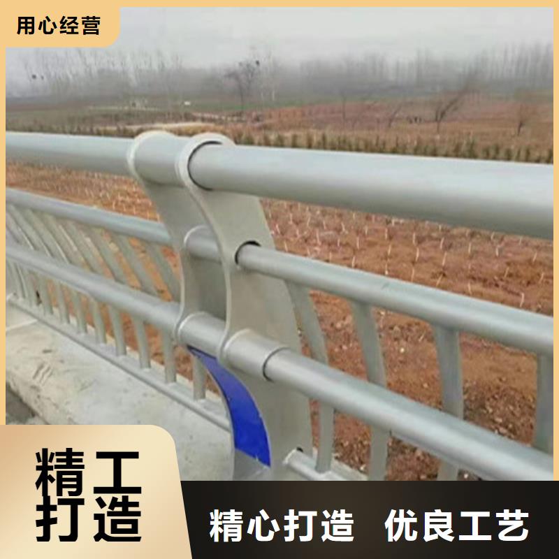 护栏波形护栏立柱选择大厂家省事省心
